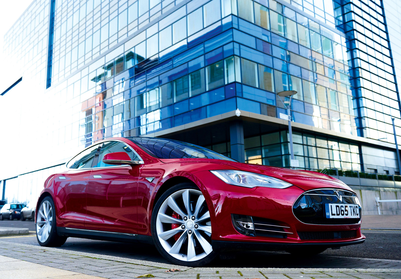 Tesla quietly released the longest-range electric car in the world
