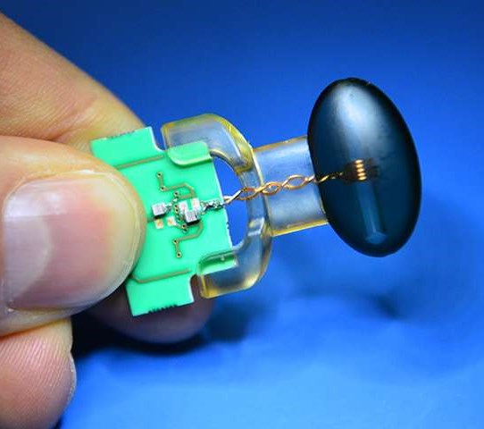 Ultra-sensitive magnetic field sensor