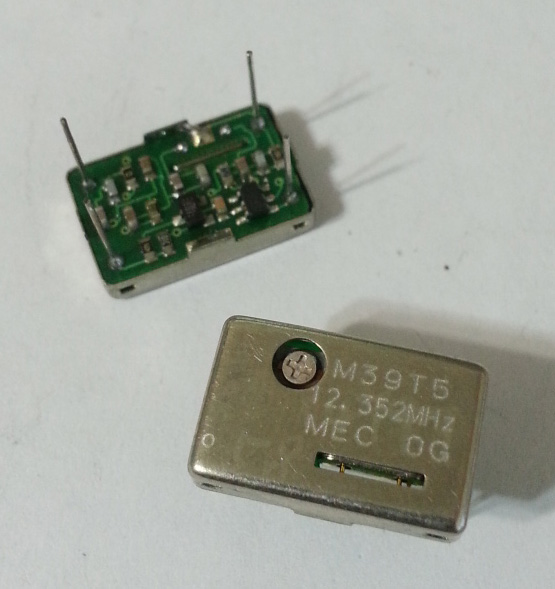 NEW Listing! FREE Shipping! Square Wave Crystal Oscillator MEC Mercury M39T5 12.352MHz  TCXO DIP14 NEW 25pc