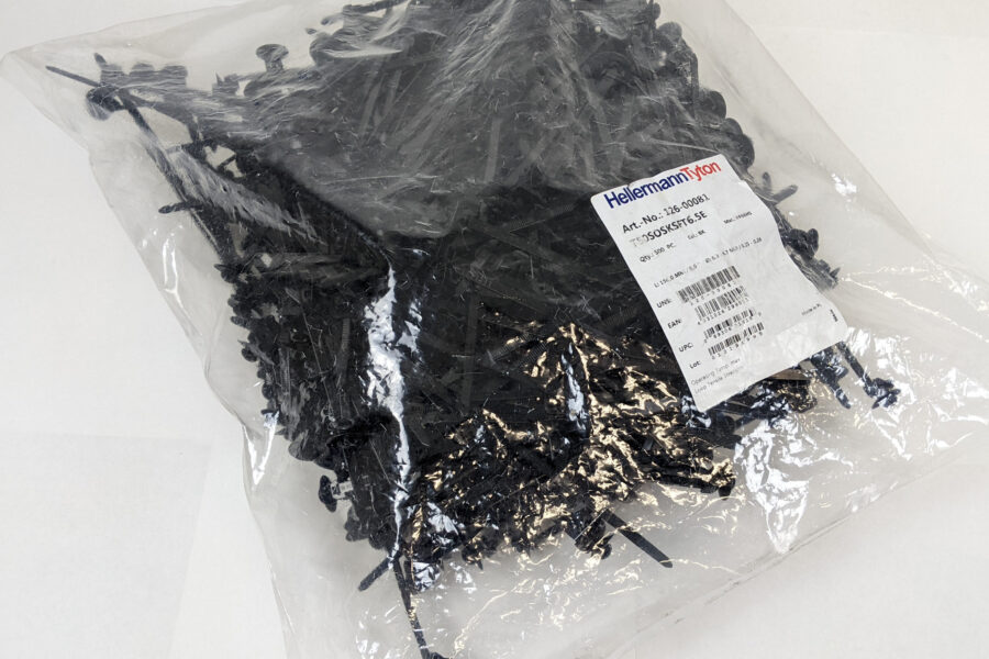 NEW Listing! FREE Shipping! 500 Arrowhead Mount Cable Tie 6″ Black HellermannTyton T50SOSKSFT6.5E 126-00081