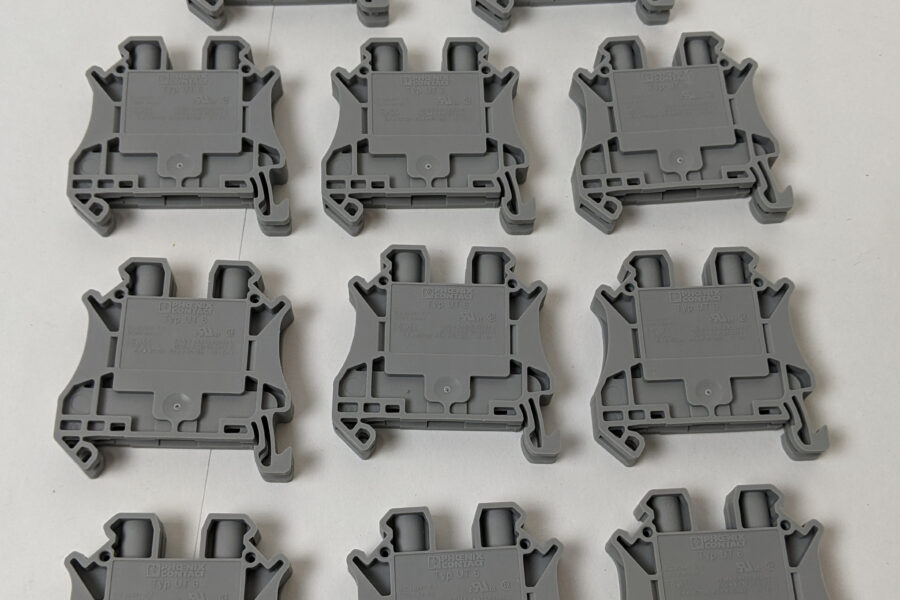 NEW Listing! FREE Shipping! 11 Phoenix Contact Terminal Block Feed Through 2 Position Gray 8-24 AWG 3044131