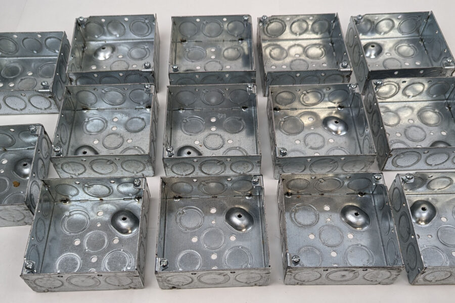 NEW Listing! FREE Shipping! 14 RACO Electrical Box  2-Gang 4″x4″x1.5″ with 16 Knockouts Galvanized #190 NEW