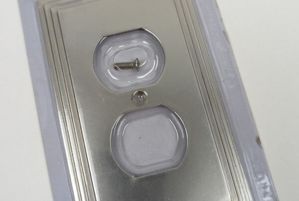 NEW Listing! FREE Shipping! Amerelle Duplex Outlet Wallplate Steps Satin Nickel Decor Cast Metal 84DN NEW