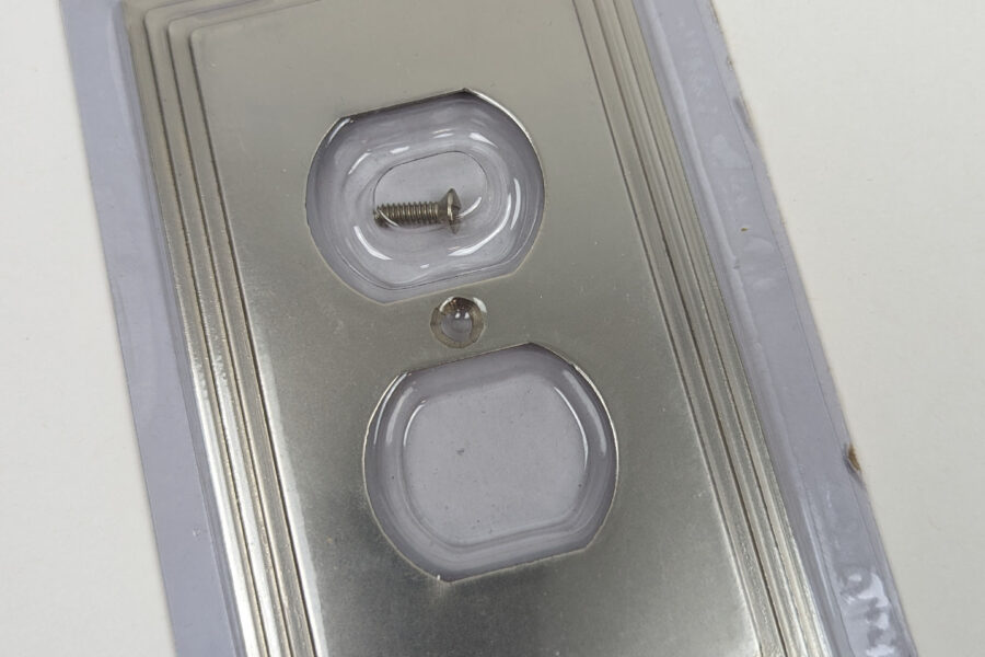 NEW Listing! FREE Shipping! Amerelle Duplex Outlet Wallplate Steps Satin Nickel Decor Cast Metal 84DN NEW