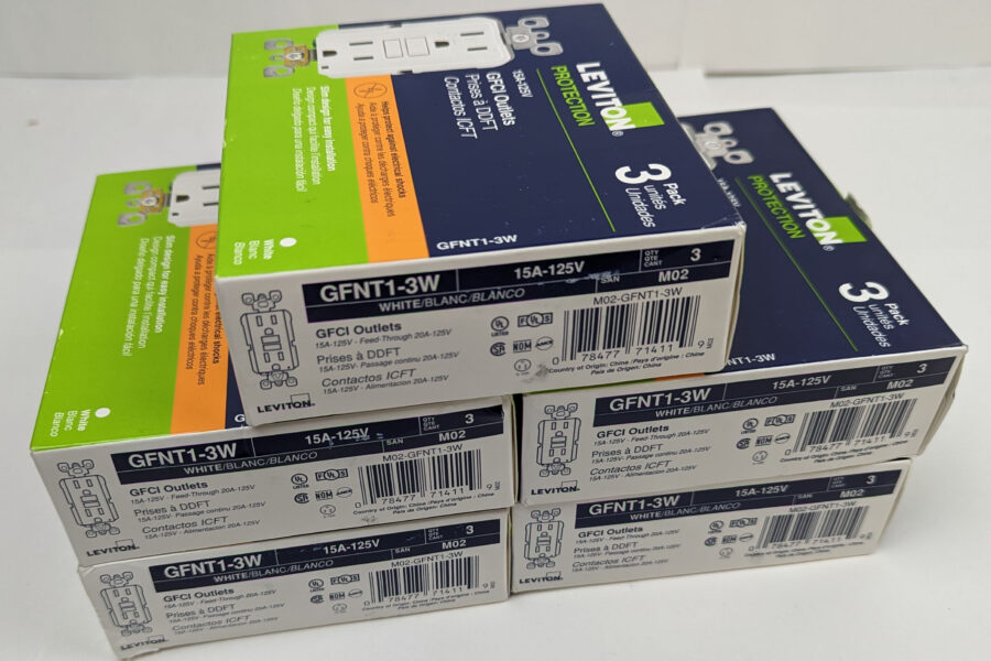 NEW Listing! FREE Shipping! LOT OF 5 3-Pack Leviton Duplex GFCI Outlets White 15A 125V GFNT1-3W NEW 15pcs