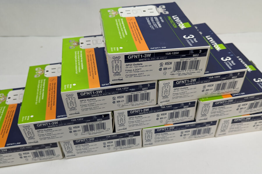 NEW Listing! FREE Shipping! LOT OF 10 3-Pack Leviton Duplex GFCI Outlets White 15A 125V GFNT1-3W NEW 30pcs