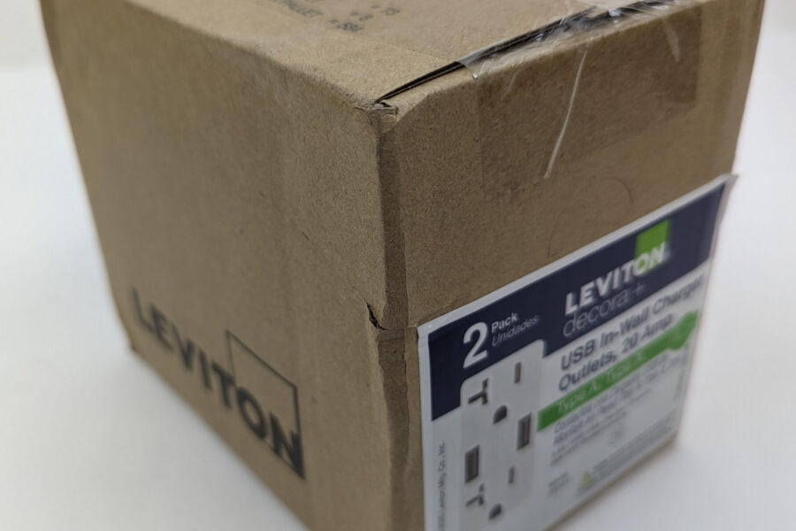 NEW Listing! FREE Shipping! 6 Leviton USB Charger Duplex Receptacle Tamper Res. White 20A 125V M02-T5832-2BW