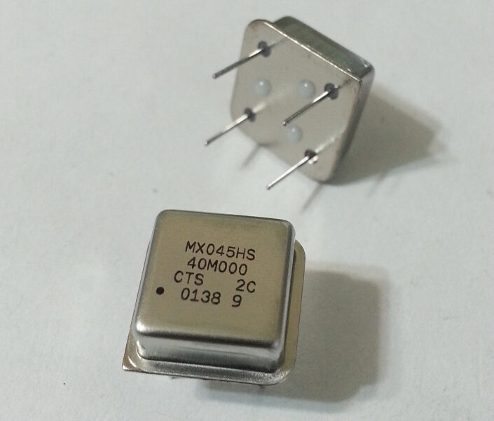 NEW Listing! FREE Shipping! 40pcs Crystal Oscillator Clock 37.056MHz DIP-8 HCMOS/TTL Abracon ACH-37.056-EJS
