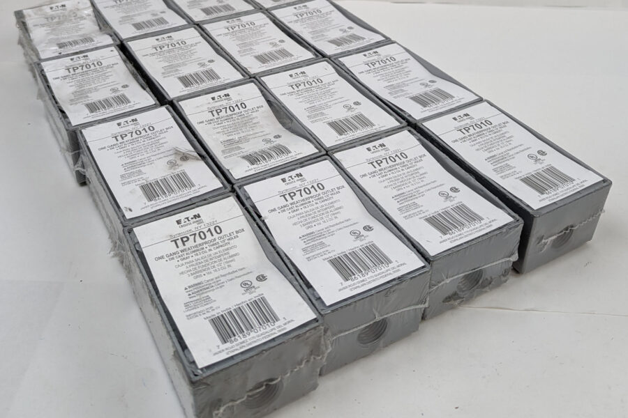 NEW Listing! FREE Shipping! 16 EATON Crouse-Hinds 1Gang Weatherproof Outlet Box Gray Three 1/2″ Holes TP7010