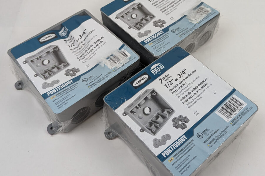 NEW Listing! FREE Shipping! 3 Hubbell Bell Outdoor PDB77550GY 2-Gang Weatherproof Plastic Box 7 Outlets Gray