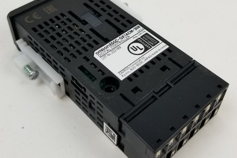 NEW Listing! FREE Shipping! Omron E5GC-QX1ACM-308 Digital Temperature Controller Panel Mount Multi-Range NEW
