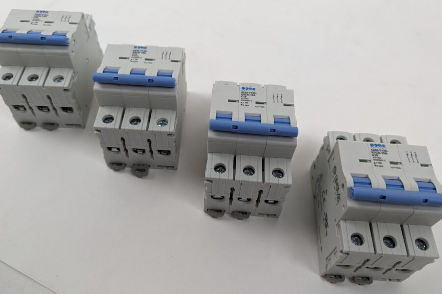NEW Listing! FREE EXPEDITED PRIORITY MAIL Shipping! ETA 4230-T130-K0CE-15A Circuit Breaker 15A 415Vac 3Pole Din Rail Thermal NEW