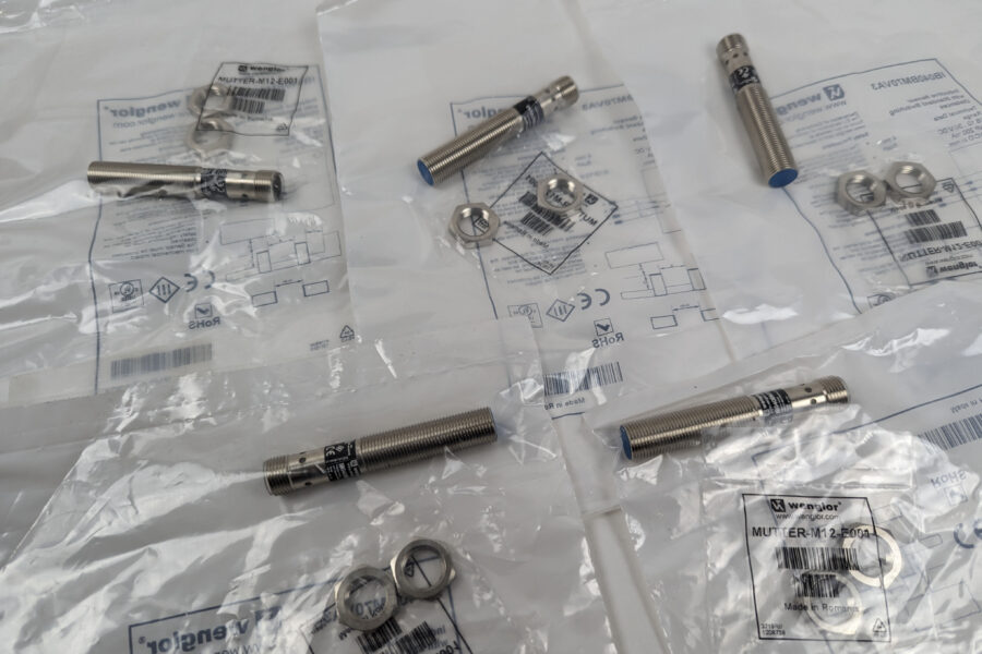 NEW Listing! FREE Shipping! 5 Wenglor IB040BM70VA3 Inductive Proximity Sensor 4-Pin M12 10-30Vdc 200mA NEW