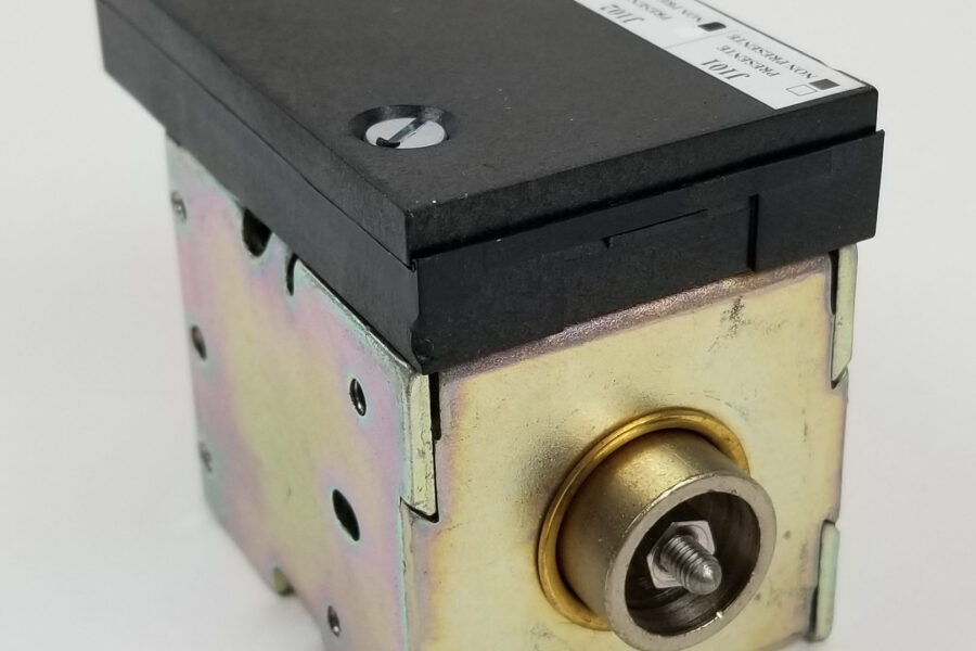 NEW Listing! FREE EXPEDITED PRIORITY MAIL Shipping! ABB YU-1SDA038306R1 Under Voltage Release 24V DC E1/6-T8 Supply Voltage24Vdc NEW