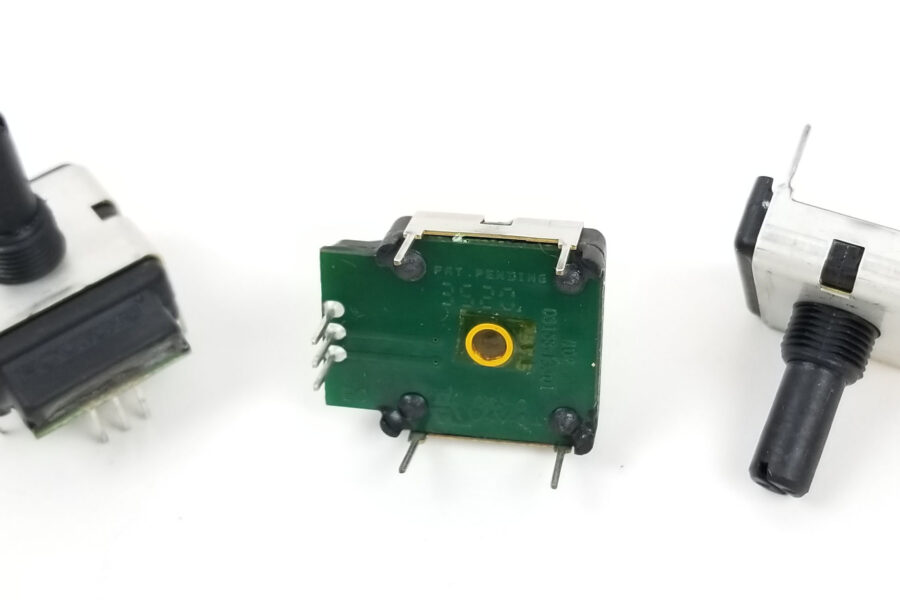 NEW Listing! FREE EXPEDITED PRIORITY MAIL Shipping! 18 Bourns ECW0D-B24-SE0/082L Digital Contacting Encoder Incremental Panel NEW