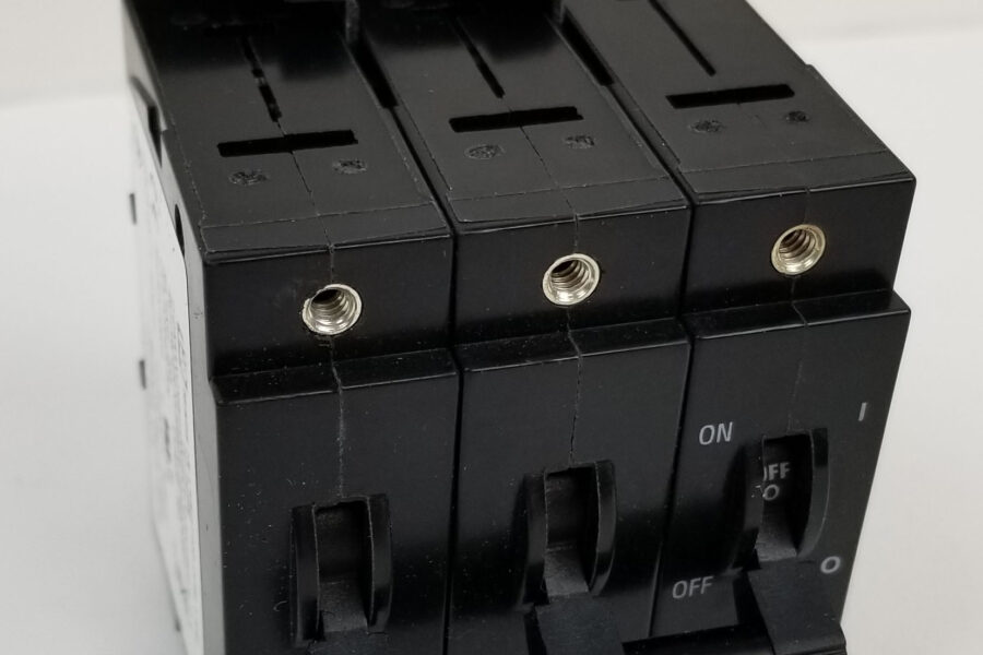 NEW Listing! FREE EXPEDITED PRIORITY MAIL Shipping! 5 CBI D2ABXA0991 Circuit Breaker 40A 277/480Vac 3-Pole DDFrame Curve-BS NEW
