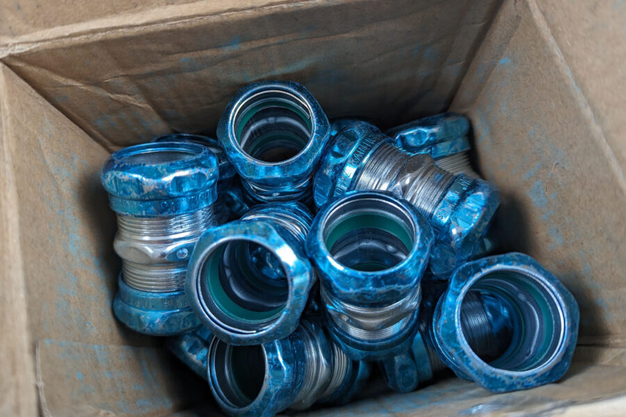 NEW Listing! FREE EXPEDITED PRIORITY MAIL Shipping! 23 TOPAZ 662SRT 3/4″ EMT Compression Type Rain Tight Steel Coupling NEW