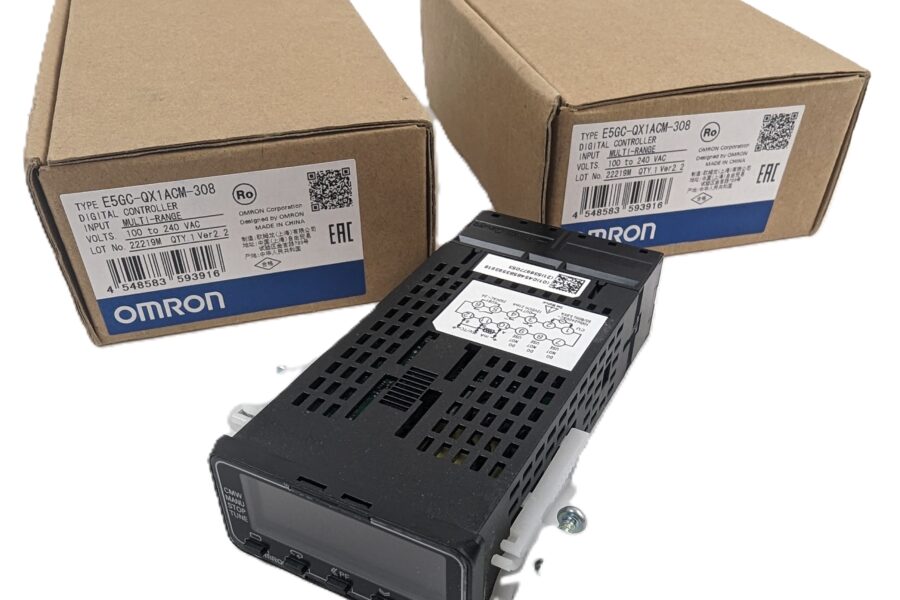 NEW Listing! FREE EXPEDITED PRIORITY MAIL Shipping! 2 Omron E5GC-QX1ACM-308 Digital Temperature Controller Panel Mount Multi-Range