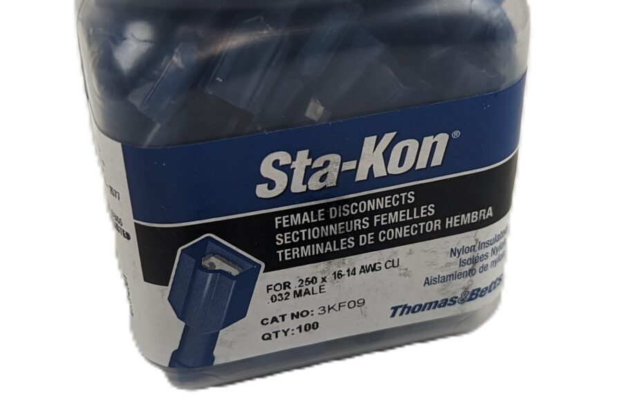 NEW Listing! FREE EXPEDITED PRIORITY MAIL Shipping! 100 Sta-Kon Female Disconnects Faston .250 3KF09 16-14AWG Blue Thomas&Betts NEW