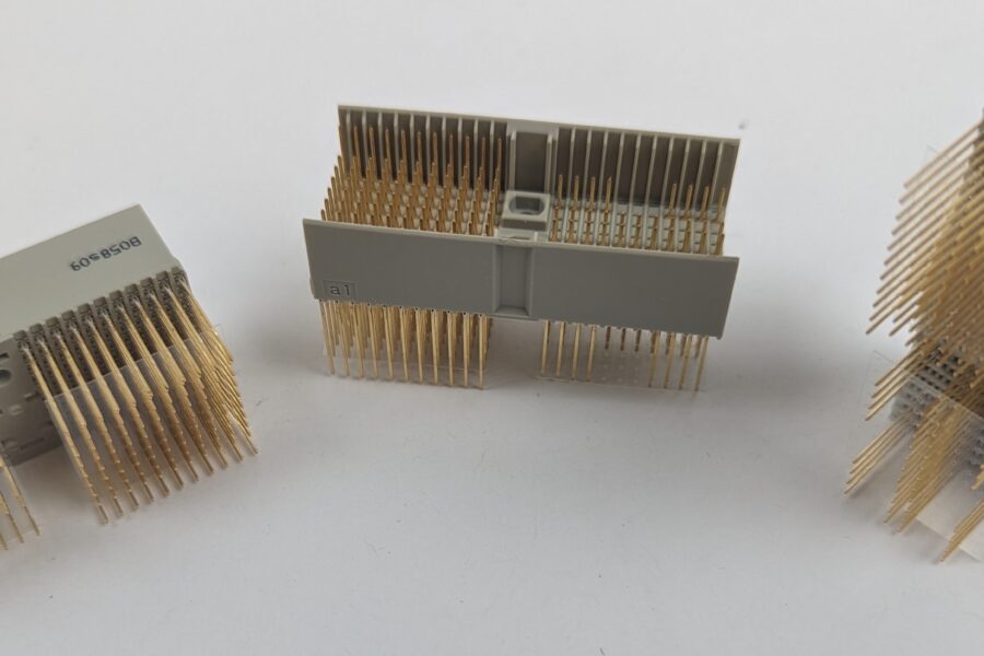 NEW Listing! FREE EXPEDITED PRIORITY MAIL Shipping! 90 ERNI 923409 Hard Metric Connector 148Pin Gold Plated Pins TE Connectivity NEW