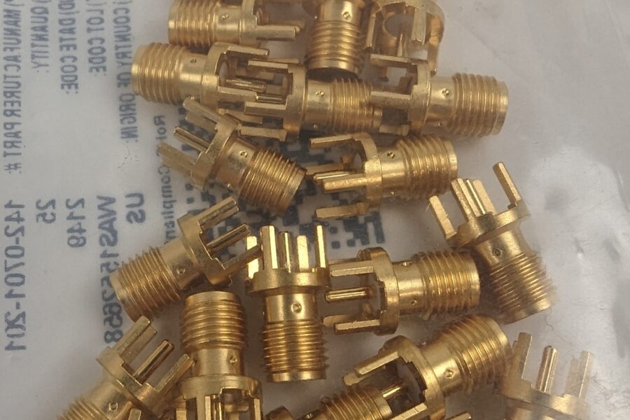 NEW Listing! FREE EXPEDITED PRIORITY MAIL Shipping! 25 Johnson Cinch 142-0701-201 SMA Jack Straight PCB Mount Gold Plated 50 Ohm NEW