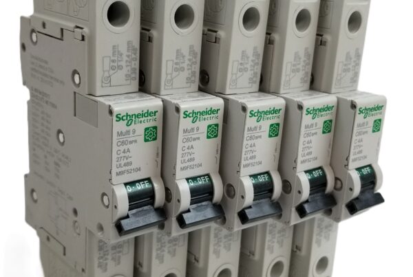 NEW Listing! FREE EXPEDITED PRIORITY MAIL Shipping! 5 Schneider M9F52104 Circuit Breaker Thermomagnetic 4A 277Vac C60BPR Ccurve NEW