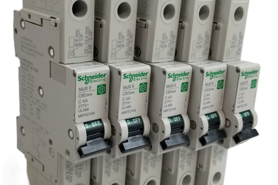 NEW Listing! FREE EXPEDITED PRIORITY MAIL Shipping! 5 Schneider M9F52104 Circuit Breaker Thermomagnetic 4A 277Vac C60BPR Ccurve NEW