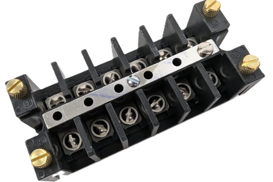 NEW Listing! FREE EXPEDITED PRIORITY MAIL Shipping! GE EB27B06S Terminal Block with Barrier 6 Position 0.63″ Spacing 600V 30A NEW