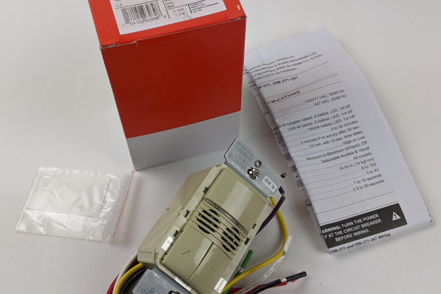 NEW Listing! FREE Shipping! Wattstopper Occupancy Sensor Ivory Wall Switch 0-10V Dual Tech 120/277V DW-311-I