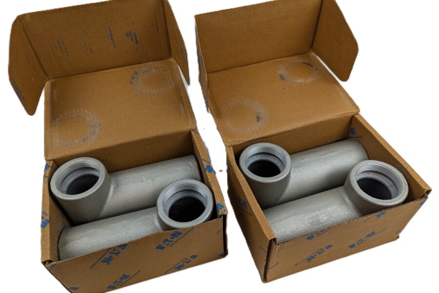 NEW Listing! FREE EXPEDITED PRIORITY MAIL Shipping! 4 EATON Crouse-Hinds LB67 Conduit Outlet Body 2″ Condulet Form 7 LB Shape NEW