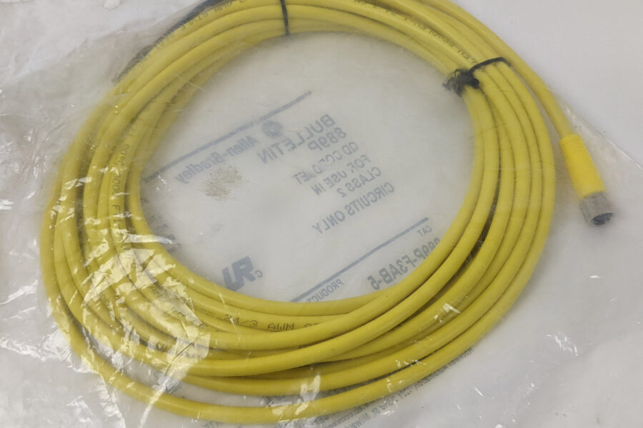 NEW Listing! FREE EXPEDITED PRIORITY MAIL Shipping! Allen-Bradley Cordset 3Pin Female Straight 5m 24AWG Yellow PVC 889P-F3AB-5 NEW