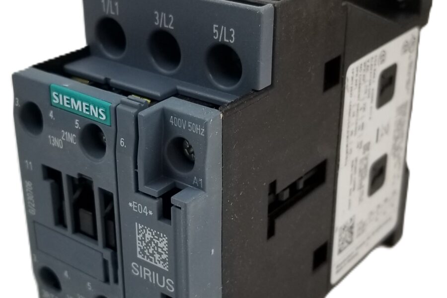 NEW Listing! FREE EXPEDITED PRIORITY MAIL Shipping! Siemens 3RT2027-1AR60 Contactor SIRIUS 3PSTNO 400-440Vac Coil 690VAC 32A DIN NEW