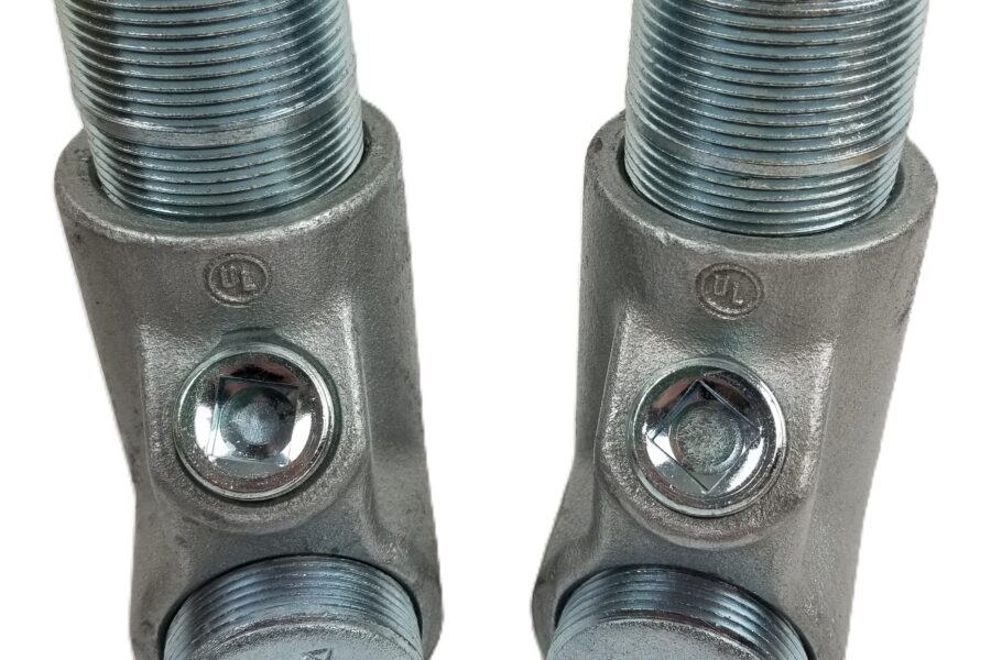 NEW Listing! FREE EXPEDITED PRIORITY MAIL Shipping! 2 EATON Crouse Hinds EYS56 1-1/2″ Sealing Fitting Vertical-Horizontal Male & Female
