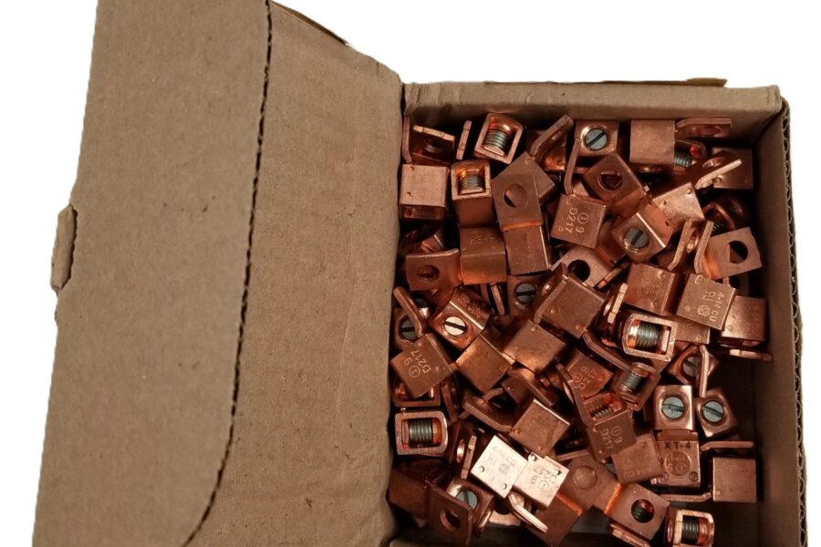 NEW LISTING! FREE EXPEDITED PRIORITY MAIL SHIPPING! 100 ILSCO XT-4 Copper Mechanical Lug Connectors One 1/4″ Bolt Size Copper NEW https://www.ebay.com/itm/146301389589?mkcid=16&mkevt=1&mkrid=711-127632-2357-0&ssspo=M6-EbK-bToK&sssrc=2566055&ssuid=M6-EbK-bToK&widget_ver=artemis&media=TW