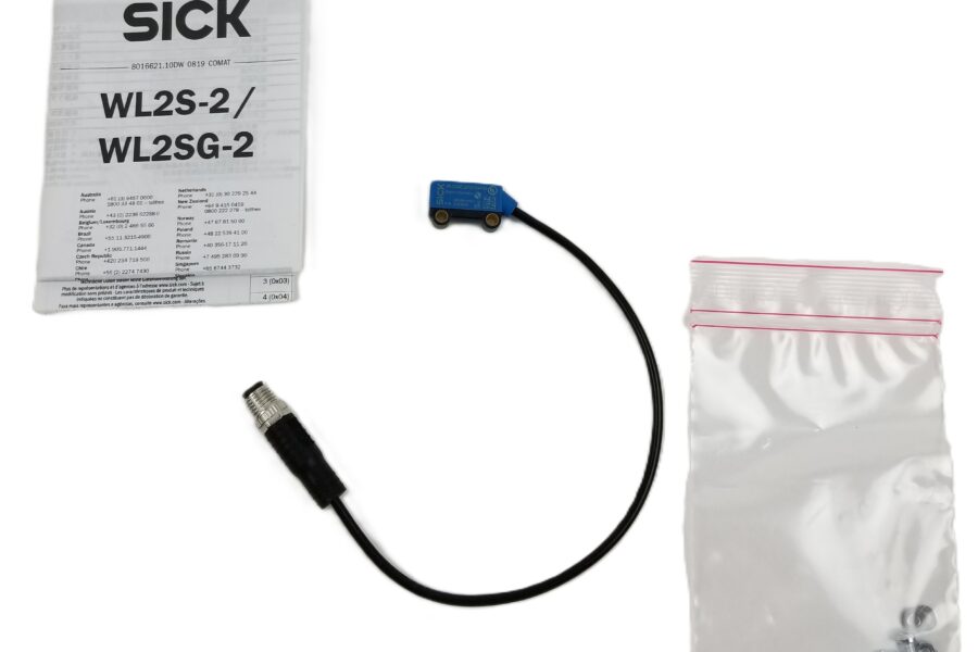 NEW LISTING! FREE EXPEDITED PRIORITY MAIL SHIPPING! SICK WL2SGC-2P3234A00 Photoelectric Sensor 0m-0.55m Sensing Range Red Light NEW