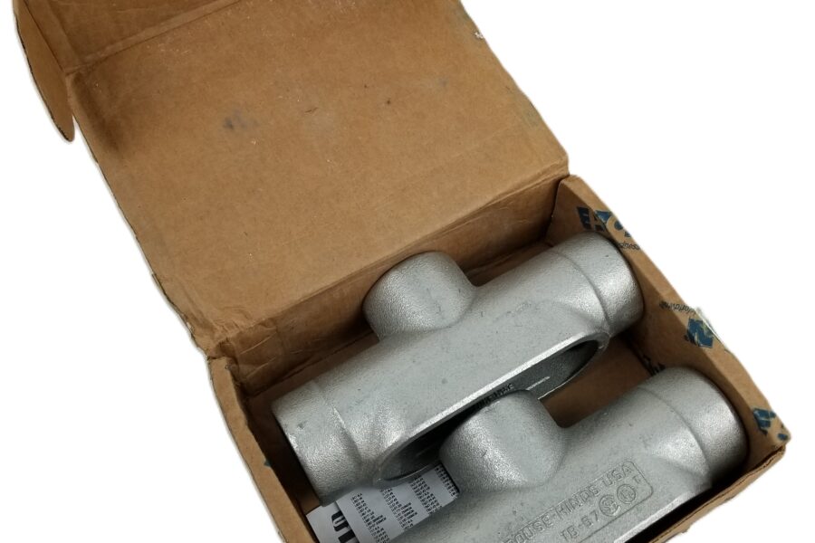 NEW LISTING! FREE EXPEDITED PRIORITY MAIL SHIPPING! 2 EATON Crouse-Hinds TB57 Condulet Form7 conduit outlet body TB shape 1-1/2″ NEW