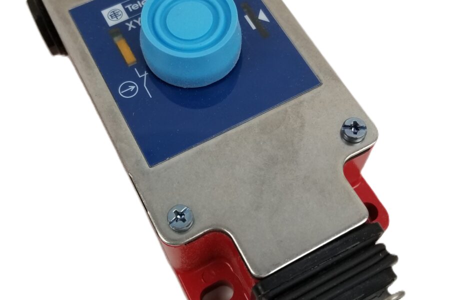 NEW LISTING! FREE EXPEDITED PRIORITY MAIL SHIPPING! Omron XY2CH13250 Emergency Stop Trip Wire Switch 3A 240V DPST-NO/NC IP65 NEW