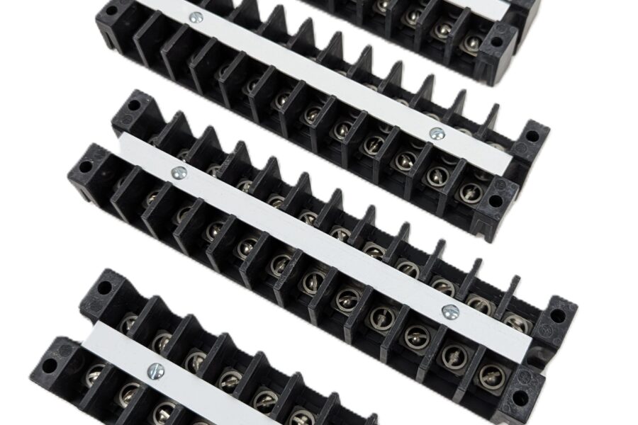 NEW LISTING! FREE EXPEDITED PRIORITY MAIL SHIPPING! 5 GE EB25B12 Terminal Block with Barrier 12 Position 0.63″ Spacing 600V 30A NEW