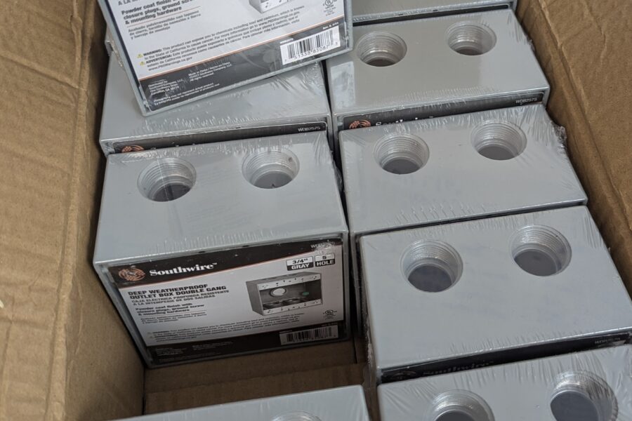 NEW LISTING! FREE SHIPPING! 10pc Southwire WDB2575 Weatherproof Deep Box Double Gang 5Hole 3/4″ Outlets NEW