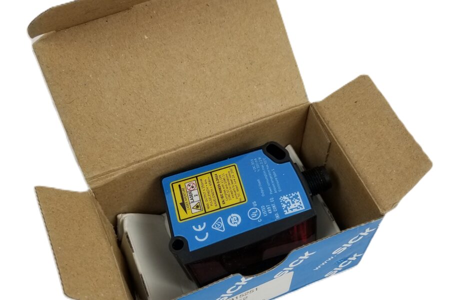NEW LISTING! FREE EXPEDITED PRIORITY MAIL SHIPPING! SICK DT35-B15251 Distance Sensor 12m NPN / PNP Push Pull Laser 12 to 30V NEW
