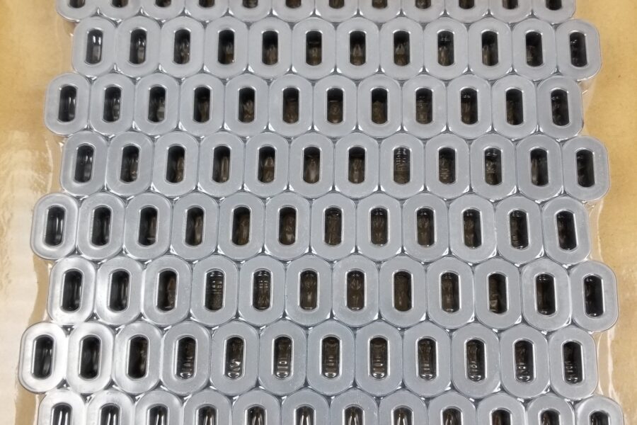 NEW LISTING! FREE EXPEDITED PRIORITY MAIL SHIPPING! 660 Laird 28B0773-050 28R Ferrite Cores 141 OHM SOLID Round Type Series 28B NEW