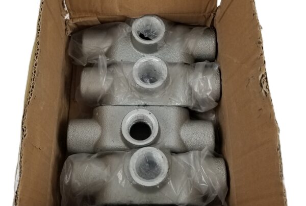 NEW LISTING! FREE EXPEDITED PRIORITY MAIL SHIPPING! 5  Southwire T37 Condulet Group7 Conduit Outlet Body TShape 1″ Cast Gray Iron NEW