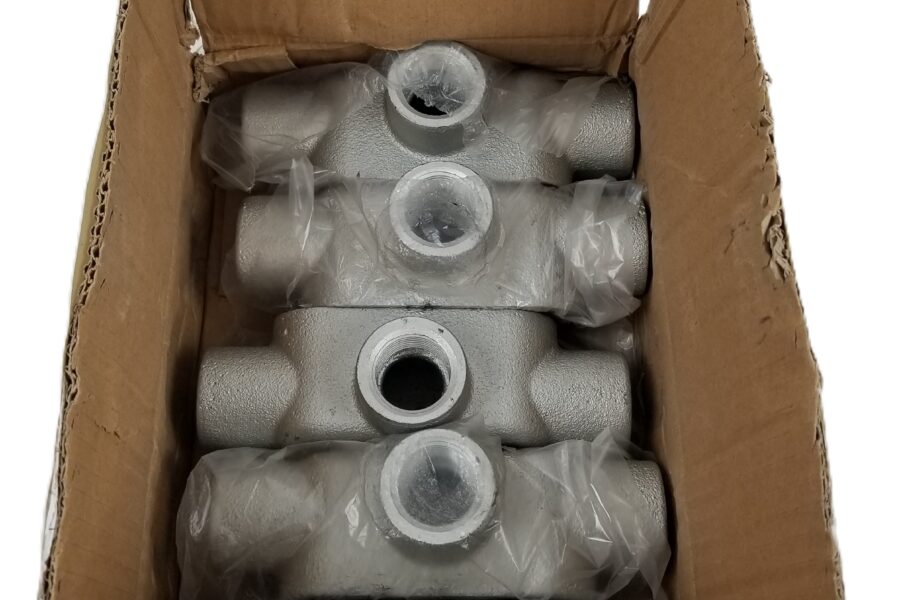 NEW LISTING! FREE EXPEDITED PRIORITY MAIL SHIPPING! 5  Southwire T37 Condulet Group7 Conduit Outlet Body TShape 1″ Cast Gray Iron NEW