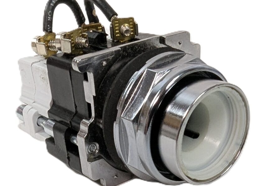 NEW LISTING! FREE EXPEDITED PRIORITY MAIL SHIPPING! EATON 10250T/91000T/E34 Switch Body 120V Push Button Metal Body NEW