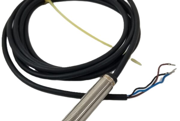 NEW LISTING! FREE EXPEDITED PRIORITY MAIL SHIPPING! Allen-Bradley 872C-M4NP12-E2 Inductive Proximity Sensor N.O. PNP 10-30Vdc 2m NEW