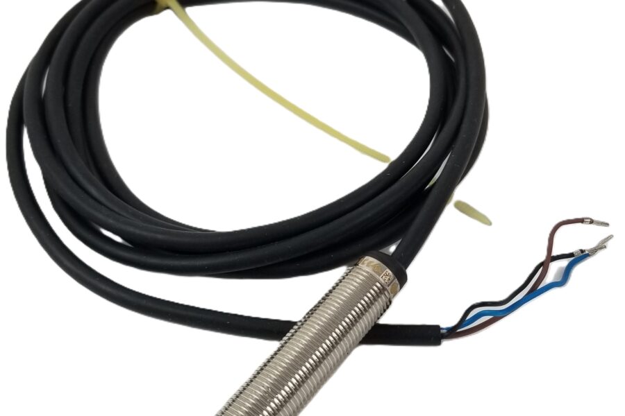 NEW LISTING! FREE EXPEDITED PRIORITY MAIL SHIPPING! Allen-Bradley 872C-M4NP12-E2 Inductive Proximity Sensor N.O. PNP 10-30Vdc 2m NEW