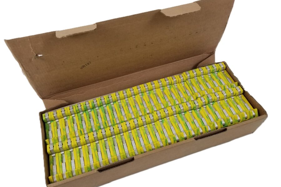 NEW LISTING! FREE EXPEDITED PRIORITY MAIL SHIPPING! 50 Phoenix Contact UT 16-PE 3044212 Terminal Block Green Yellow Ground 76Amp NEW