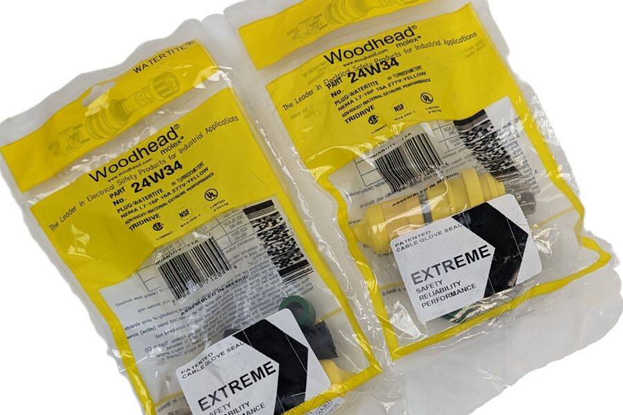 NEW LISTING! FREE EXPEDITED PRIORITY MAIL SHIPPING! 2pcs Woodhead 24W34 Watertite Wet Location Locking Blade Plug L7-15P 2Pole 3Wire