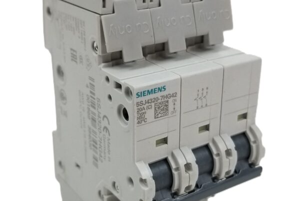 NEW LISTING! FREE EXPEDITED PRIORITY MAIL SHIPPING! Siemens 5SJ4320-7HG42 Mini Circuit Breaker 20A 3-Pole 480V NEW