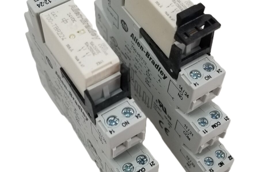 NEW LISTING! FREE EXPEDITED PRIORITY MAIL SHIPPING! 2pc Allen-Bradley 700-HLT12 Ser. A Terminal Block Relay 24Vdc 10A Cracked Clips